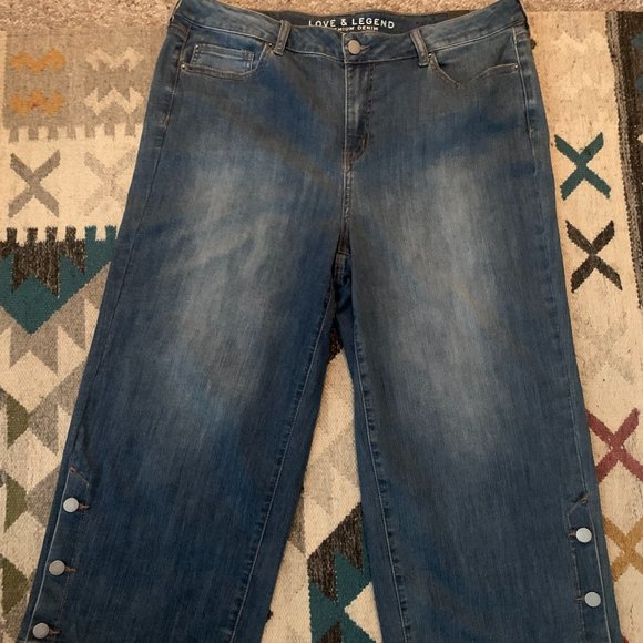 Love & Ledgend denim size 20, NEW with style tags. 3/4 length. slightly flaired - Picture 1 of 5